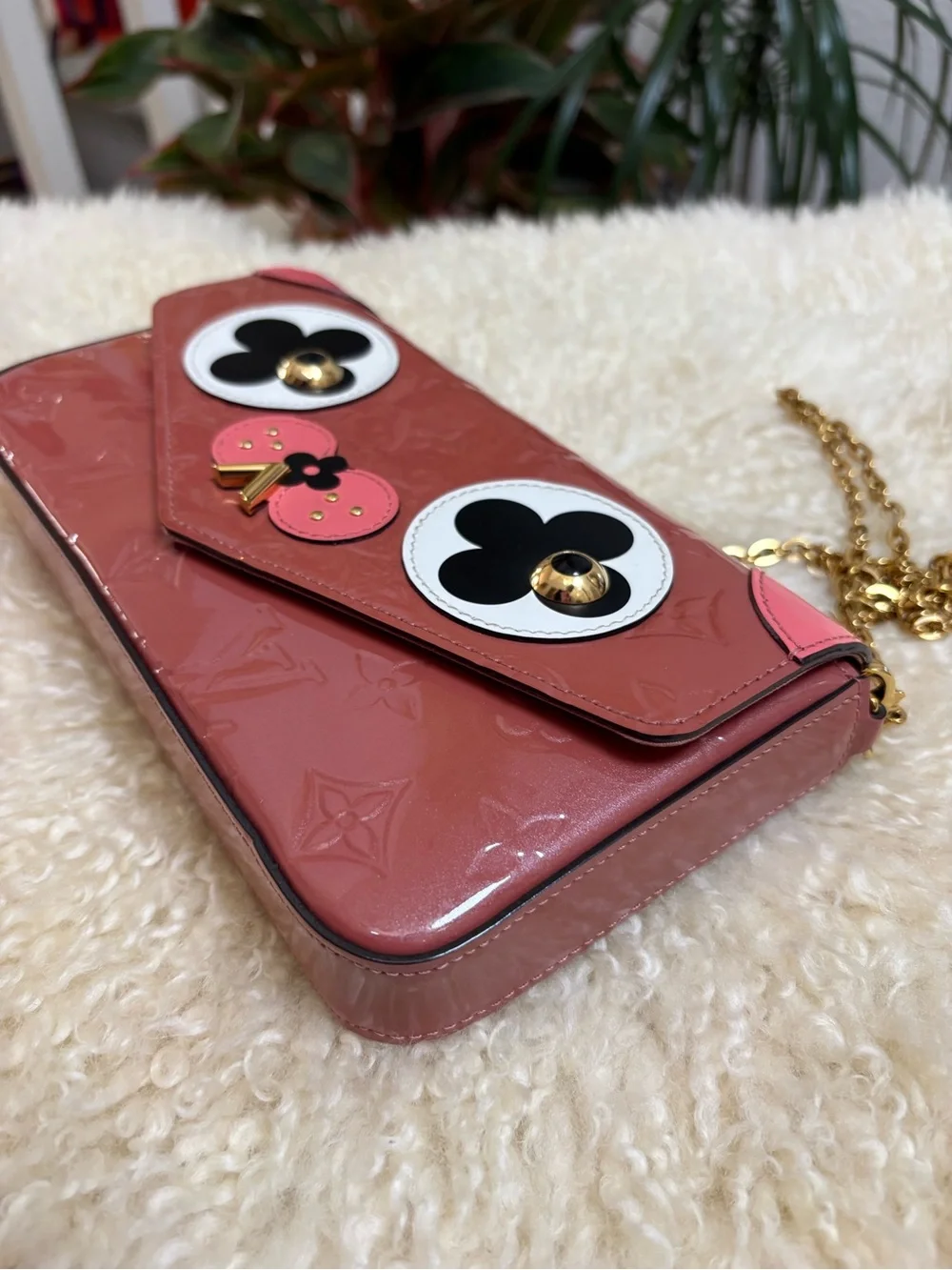 Louis Vuitton Monogram Vernis Valentine Dog Pochette Félicie - Limited Edition